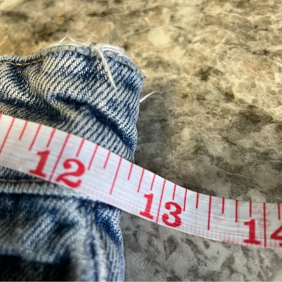 Zara Denim Blue Jean Shorts Distressed High-Waisted Women’s Size 2 - Picture 6 of 7